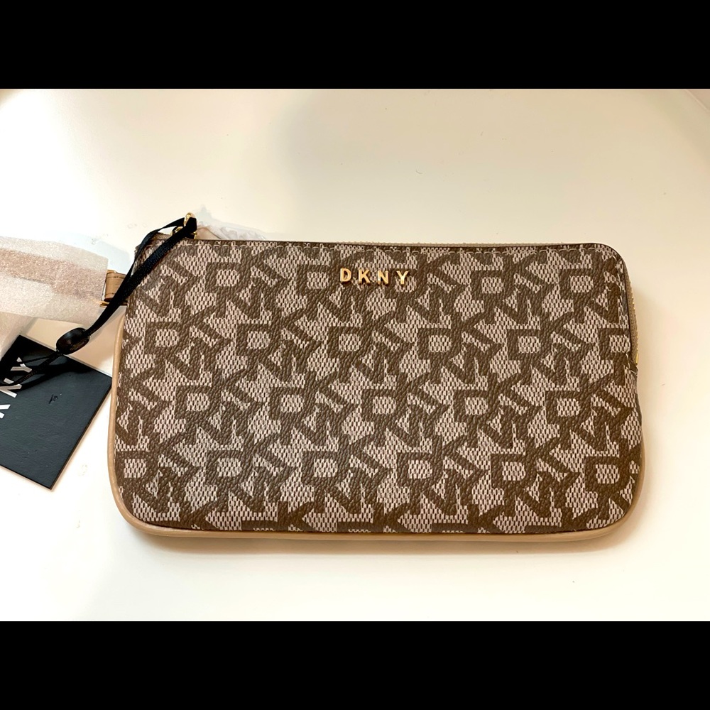 DKNY WRISTLET LOGO